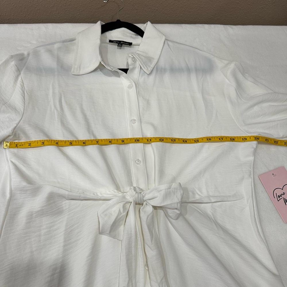 White Button-Up Tunic by Love Maven - Picture 3 of 6